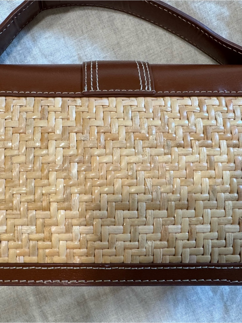 EUC J. McLaughlin Tan Leather and Natural Woven Shoulder Bag - Picture 3 of 9